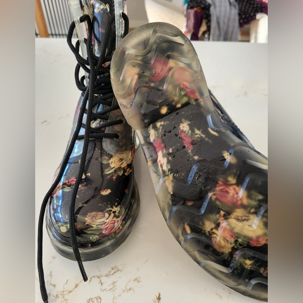 Simon Chang Black Floral Boots